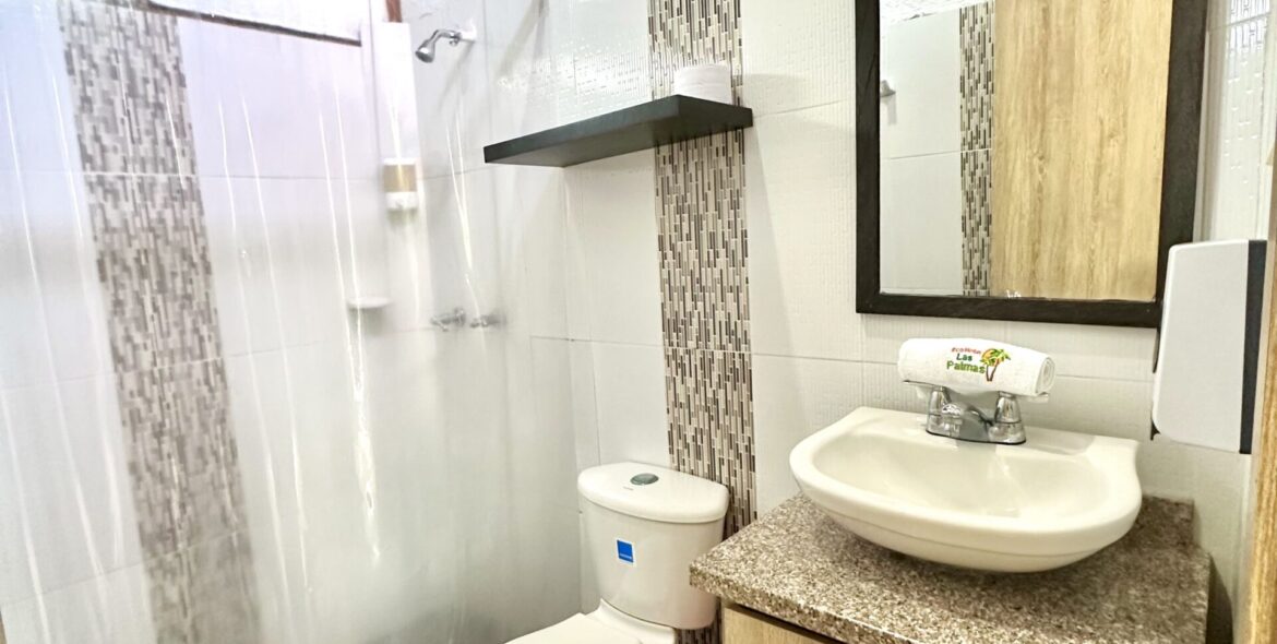 Eco-Hotel-Las-Palmas-baños (1)