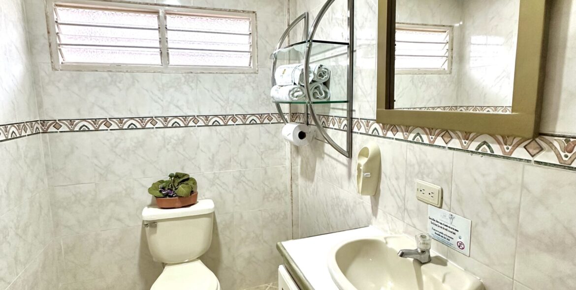 Eco-Hotel-Las-Palmas-baños (6)